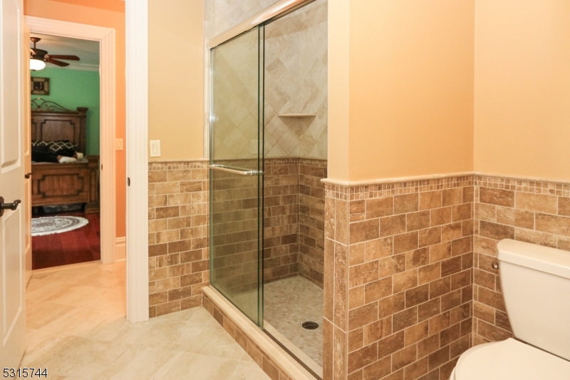 Bath for Bedroom 4&5