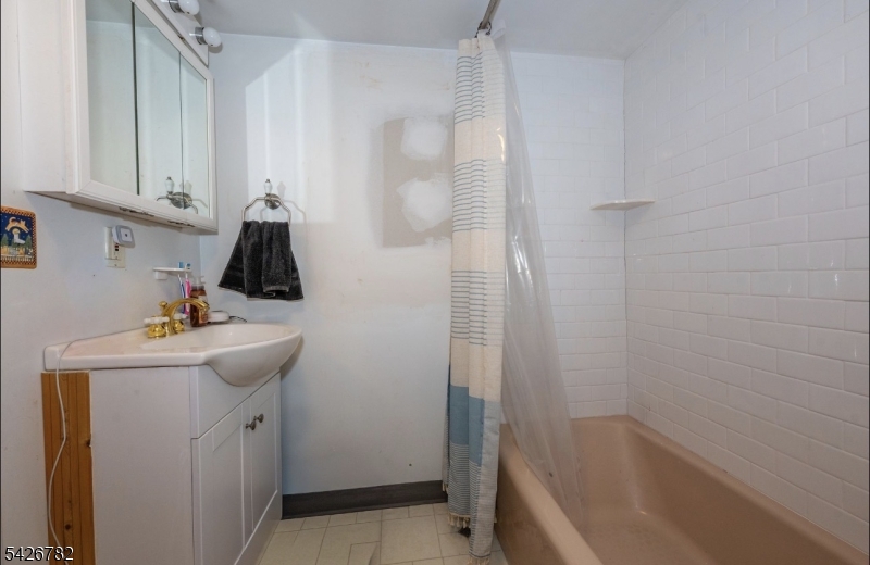 Ground Floor Bath