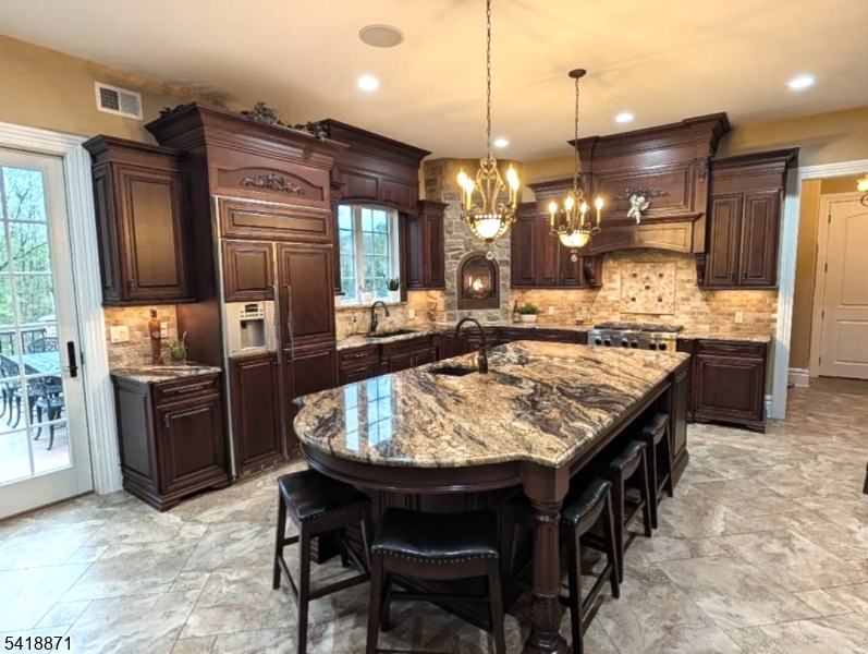 Gourmet kitchen