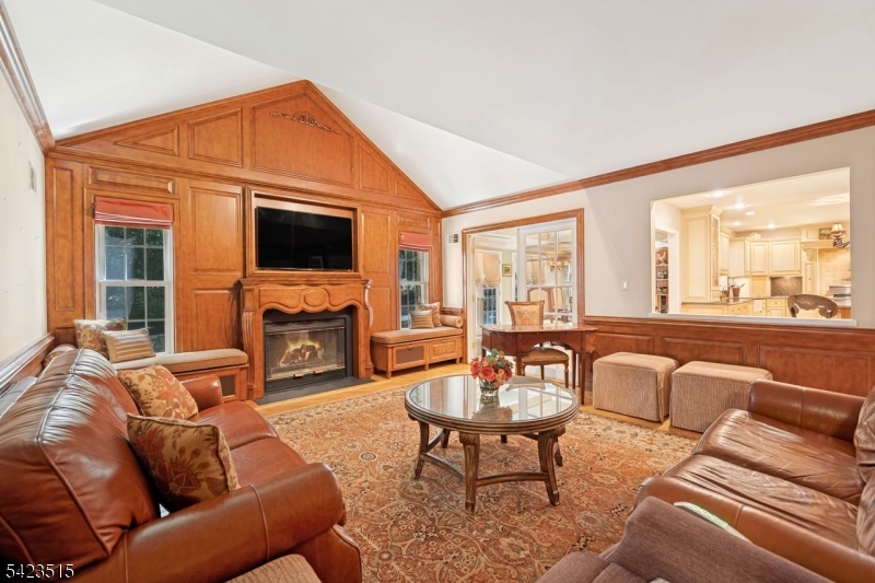 Warm & Inviting Great Room