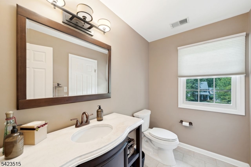 2nd Fl. Jack&Jill Bathroom 2