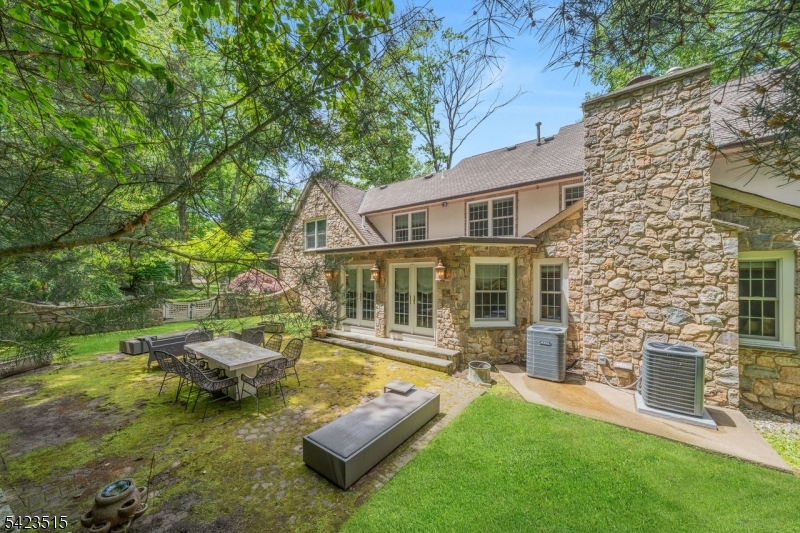 Picturesque & Private