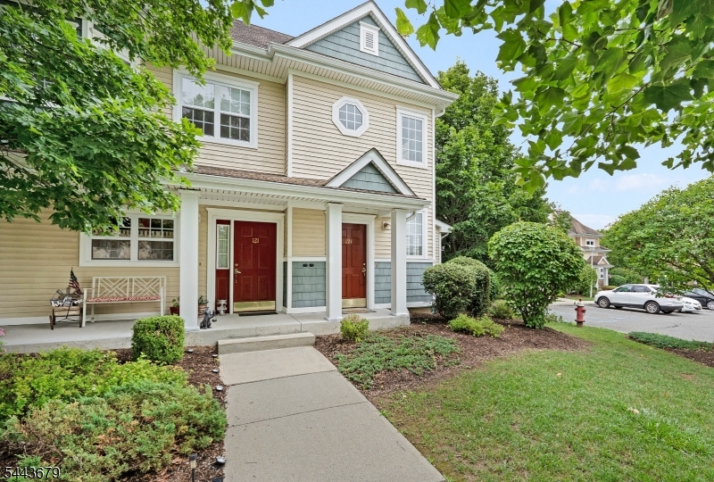 221 Old Farm Dr
