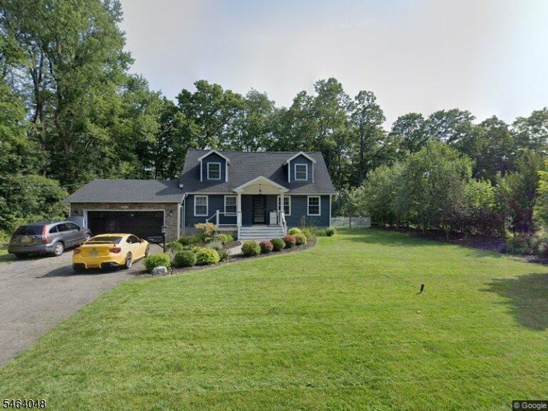 102 Stadelman Ave