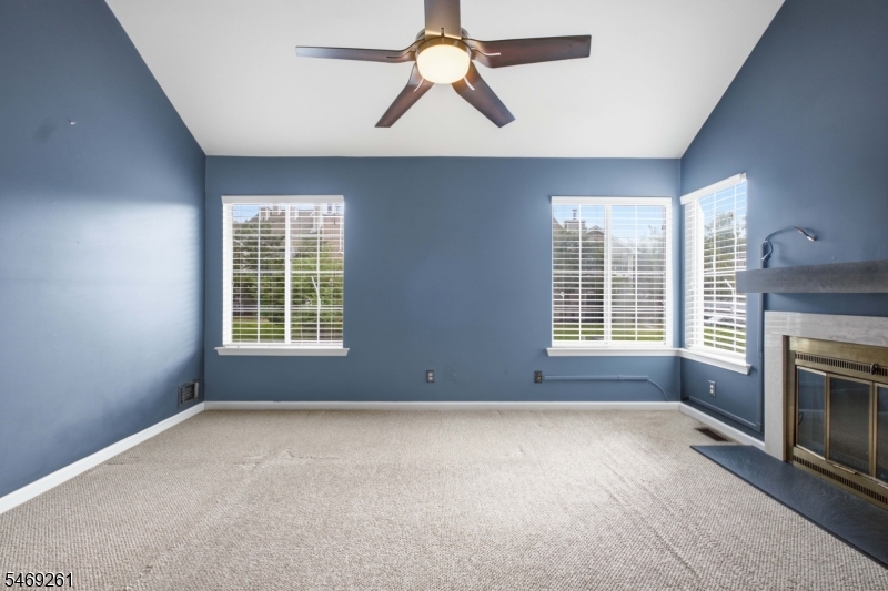 10 Stevens Ct