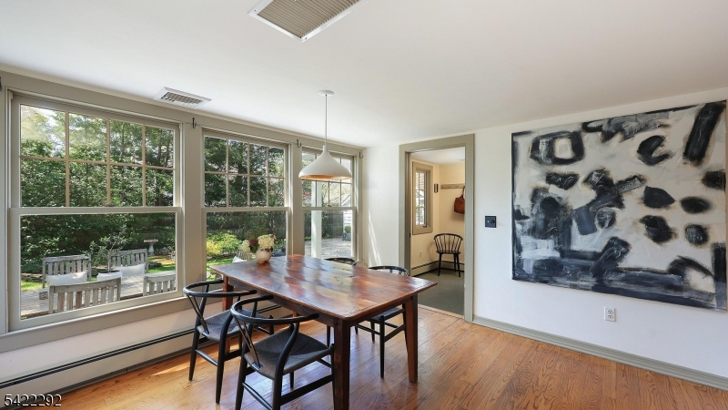 breakfast room