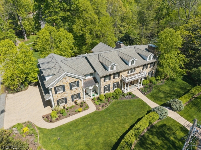 9 Bishops Ln