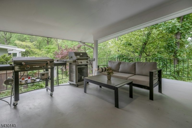 Covered Porch - Upper Deck