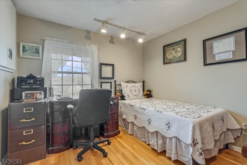 Second floor bedorom