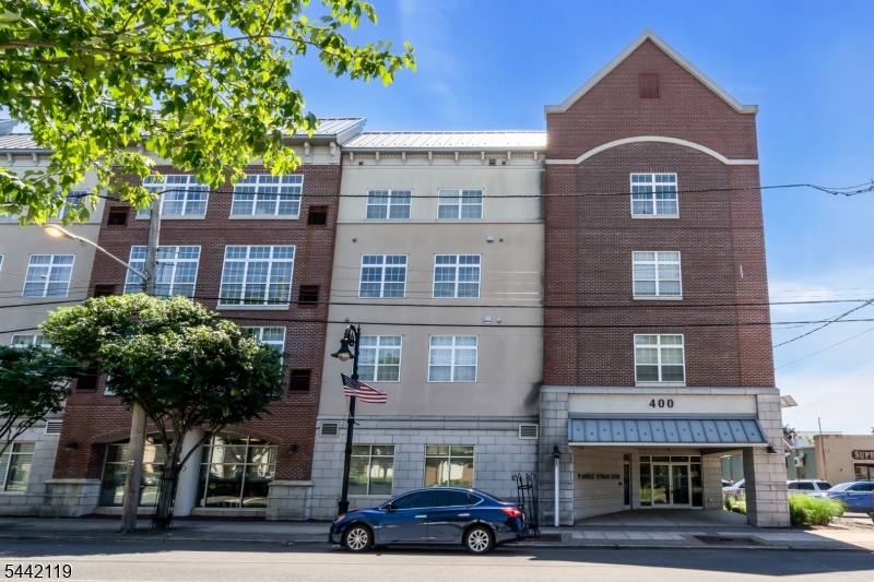 400 E Front St 415
