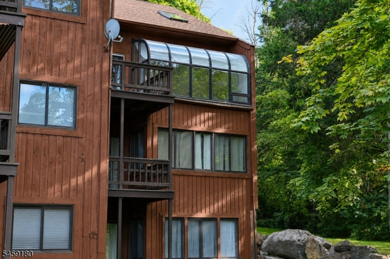 10 Augusta Dr 12