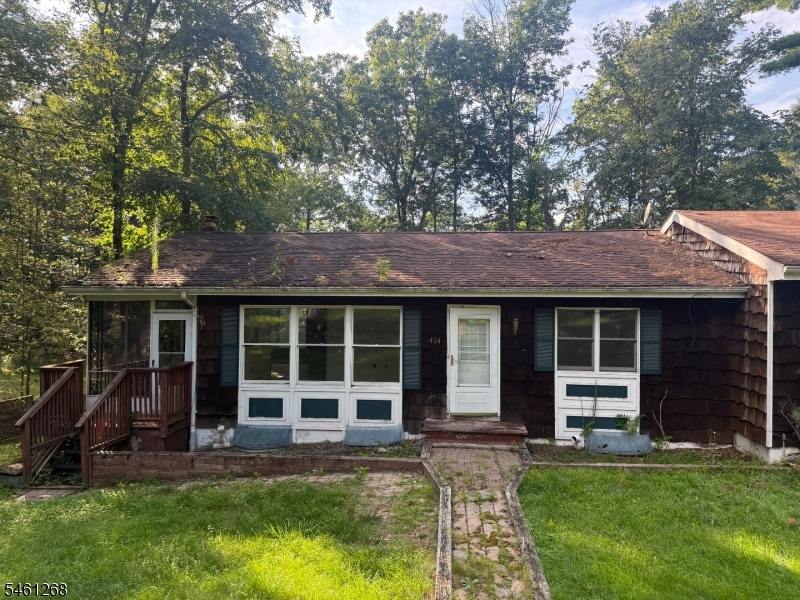 414 Deerfield Ln