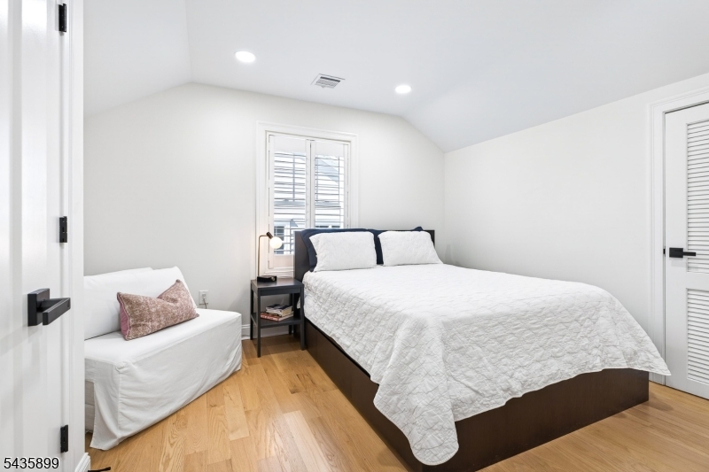 3rd floor bedroom 4