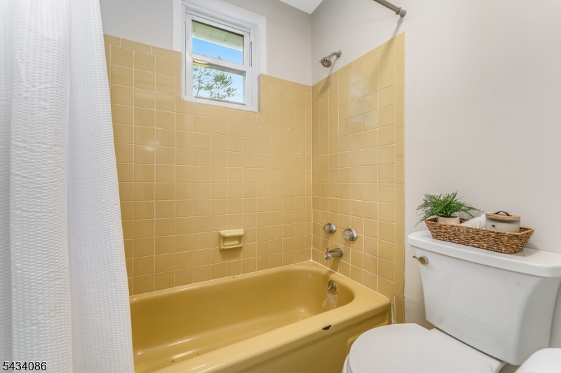 SECOND HALL FULL BATH