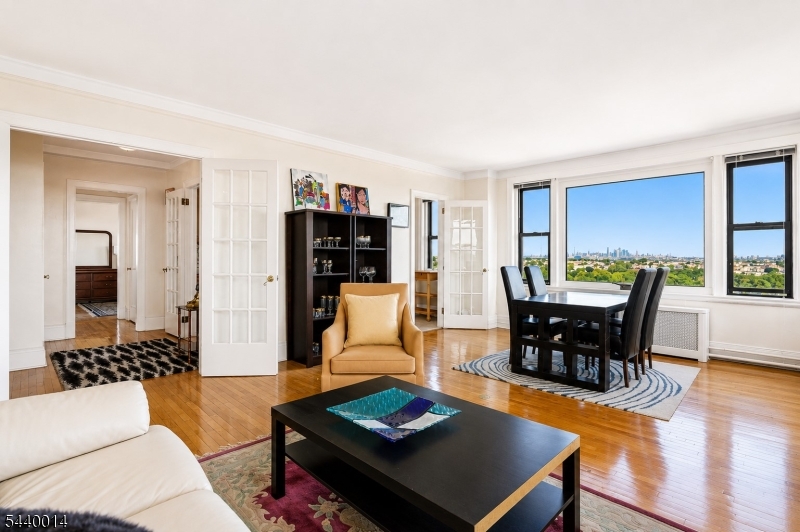 375 Mount Prospect Ave 7DE