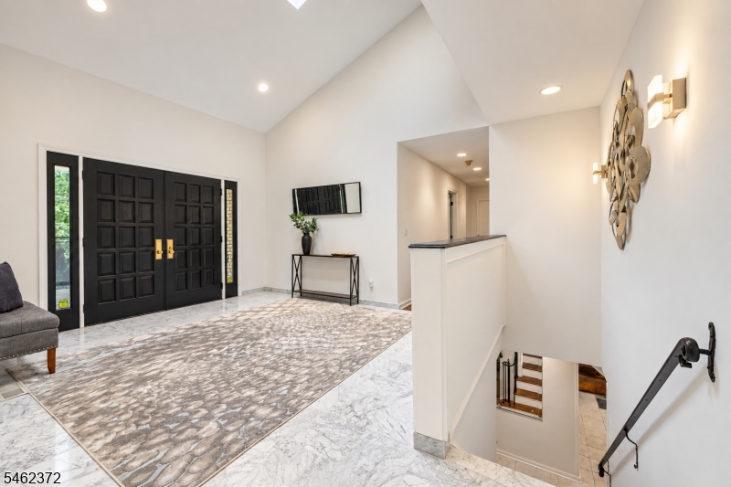 76 Mohawk Rd