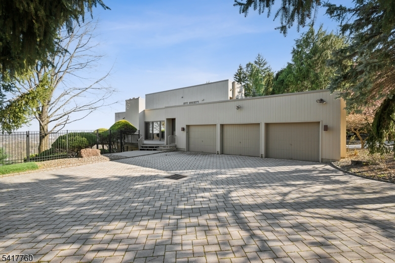 Three Car Garage