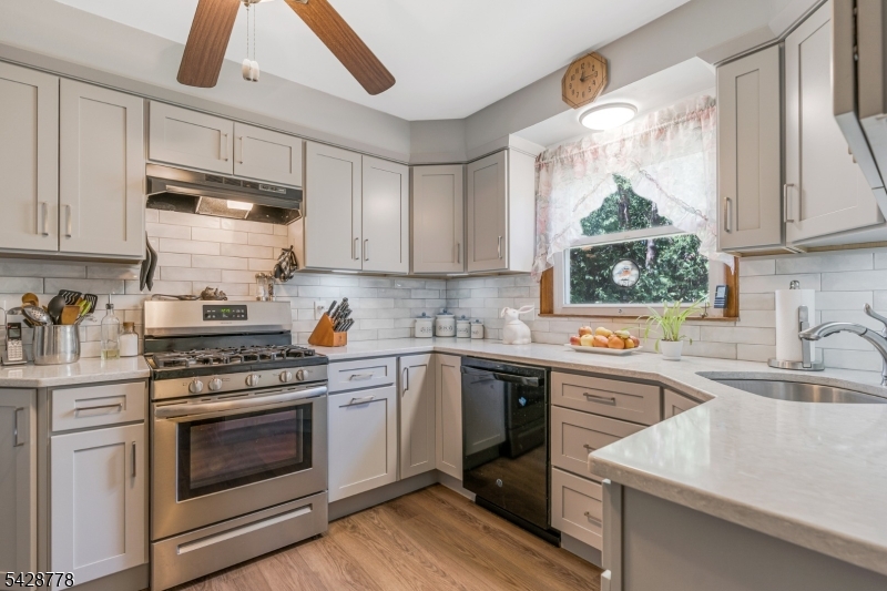 Kitchen 3