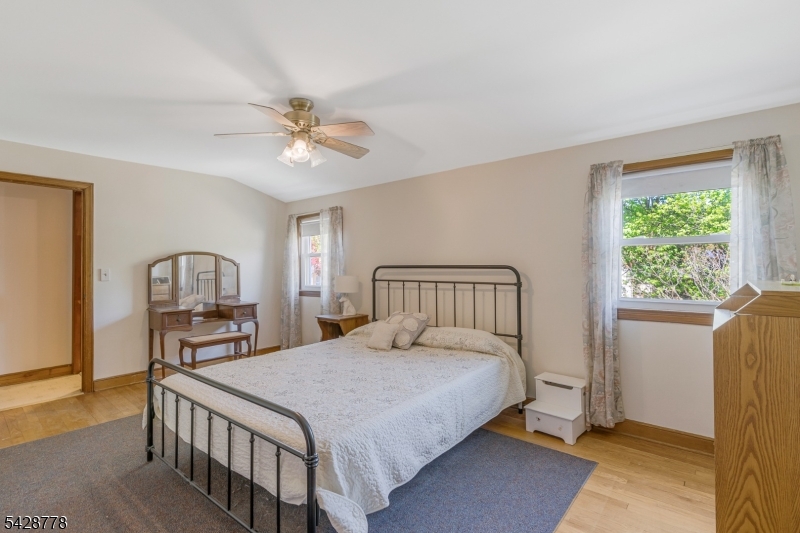 2 bed upstairs