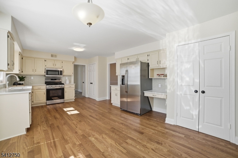 Kitchen with 2 Pantry's