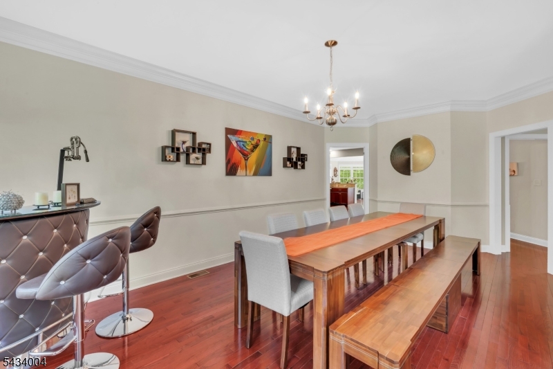 Spacious DR for a Party