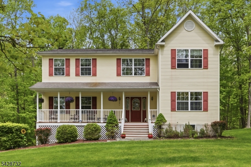Front view of home