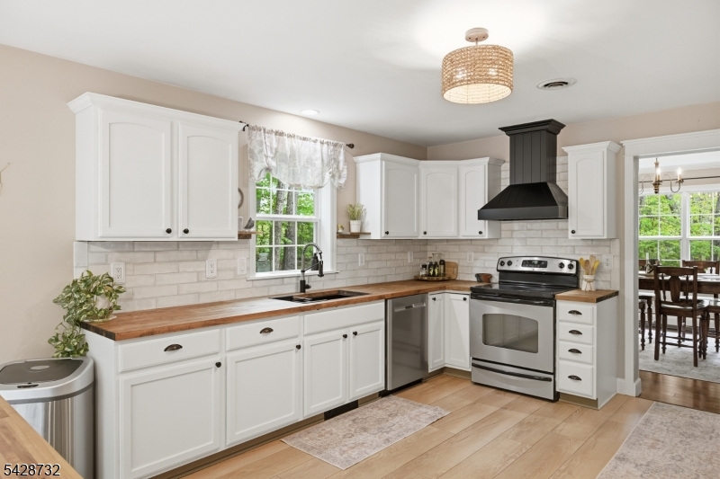 Updated & Stylish kitchen