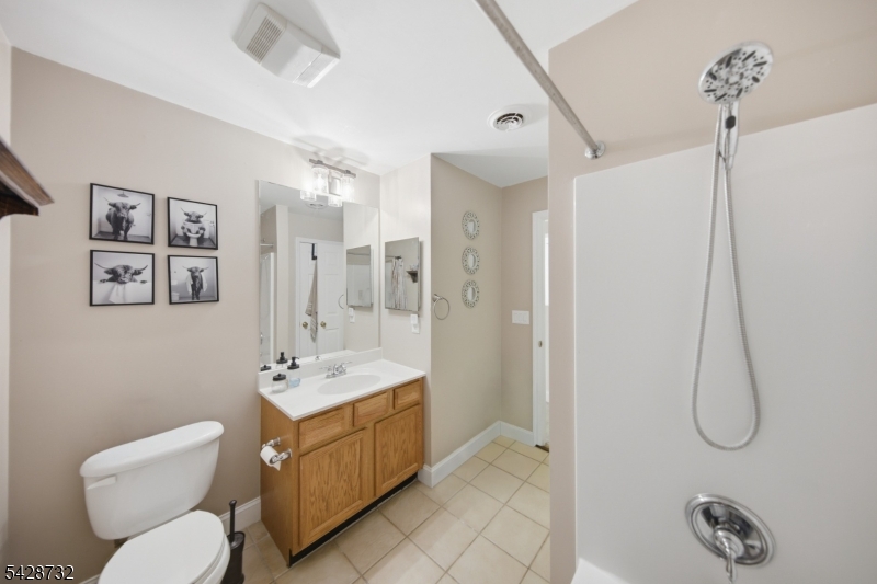 Full bath on second level.
