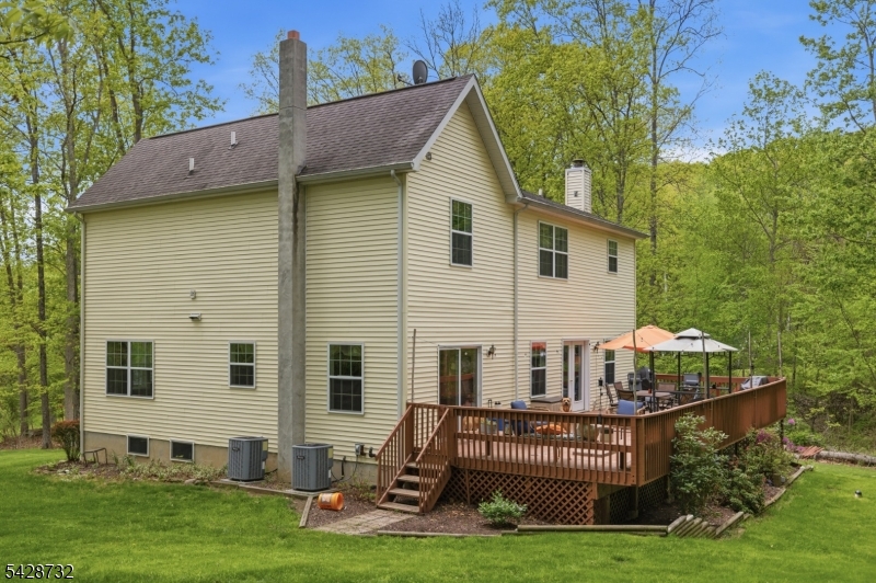 Large deck off the rear