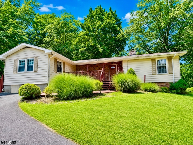 18 Summit Rd