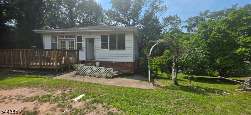 70 Wood Ave