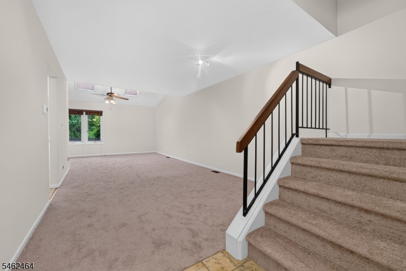 10 Hemlock Ct