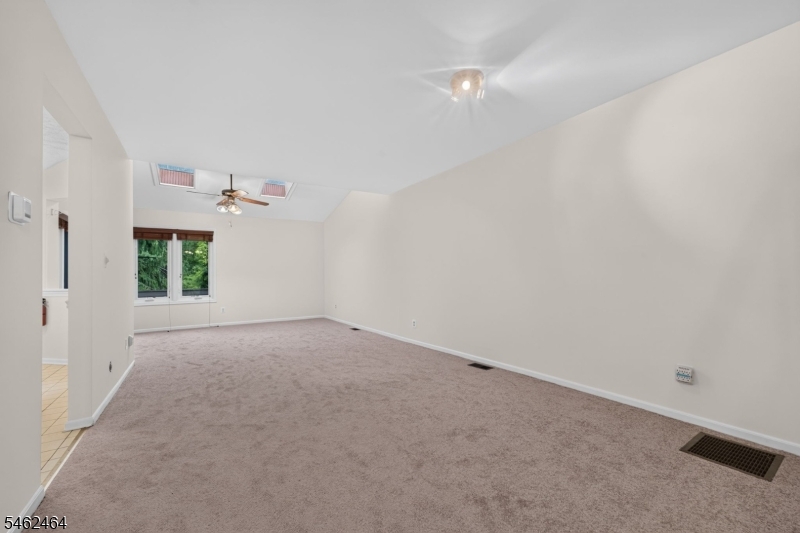 10 Hemlock Ct