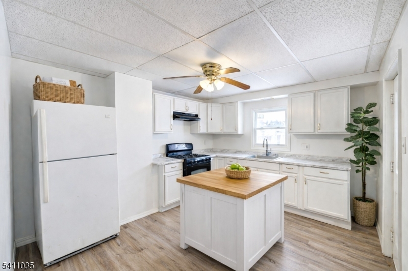 Kitchen Virtually Staged