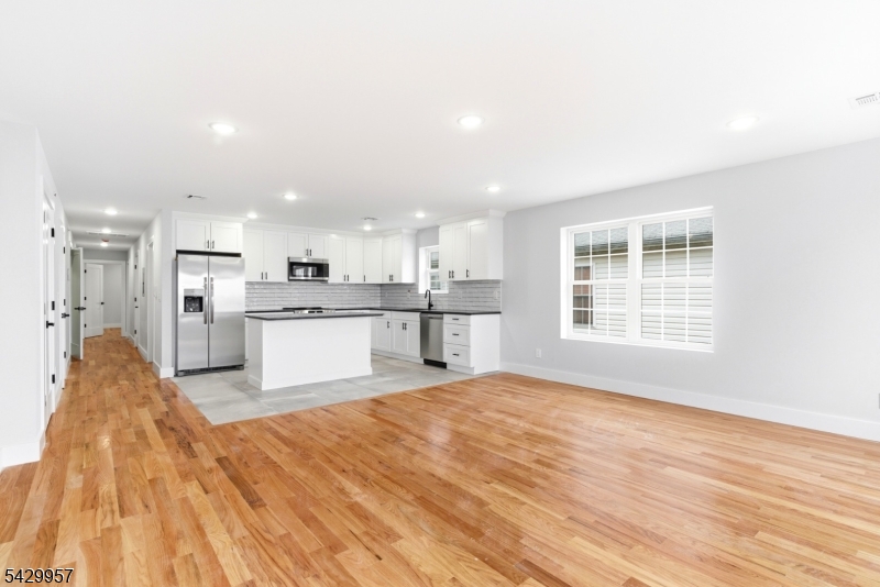 Living Room/kitchen