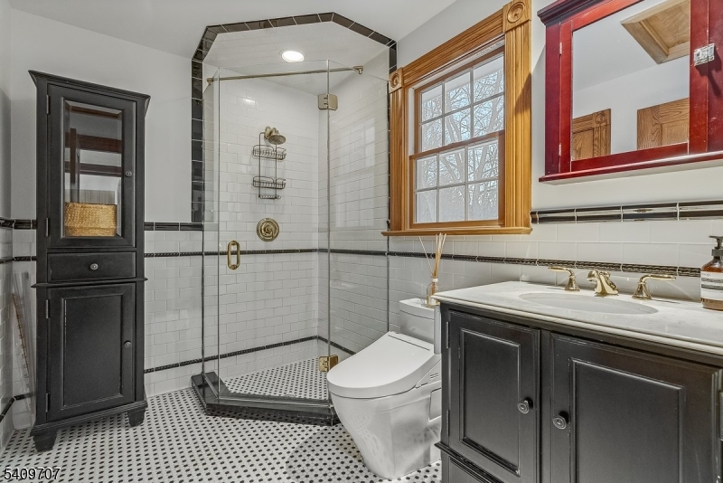 Carriage House bath