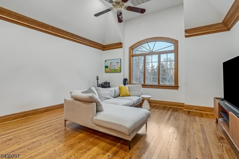 Carriage living room