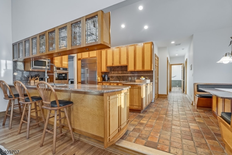 Breakfast bar