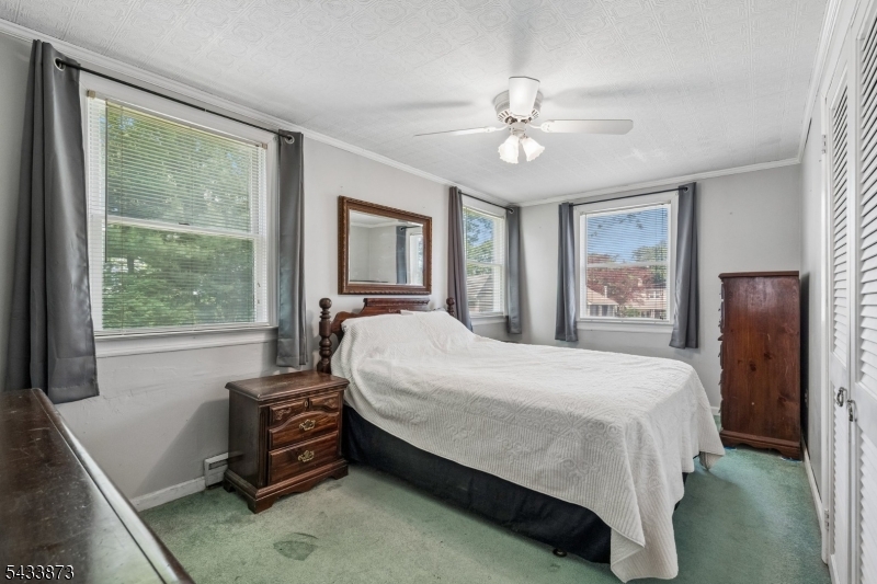 FIRST FLOOR BEDROOM