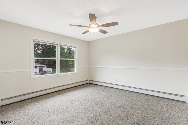 LIVING ROOM OR DINING ROOM