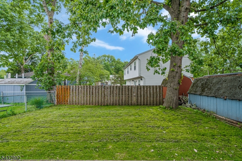 PRIVATE BACKYARD & PATIO