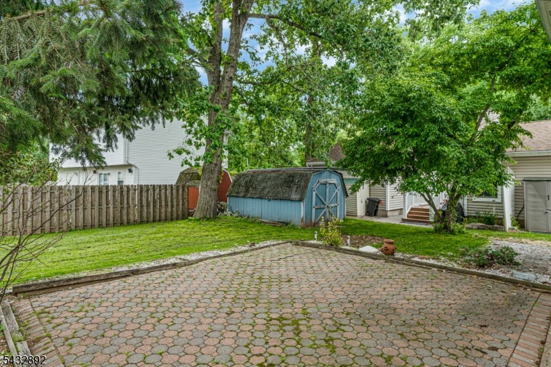 PRIVATE BACKYARD & PATIO