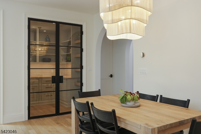 Walk in pantry
