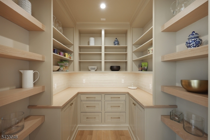 Walk in pantry