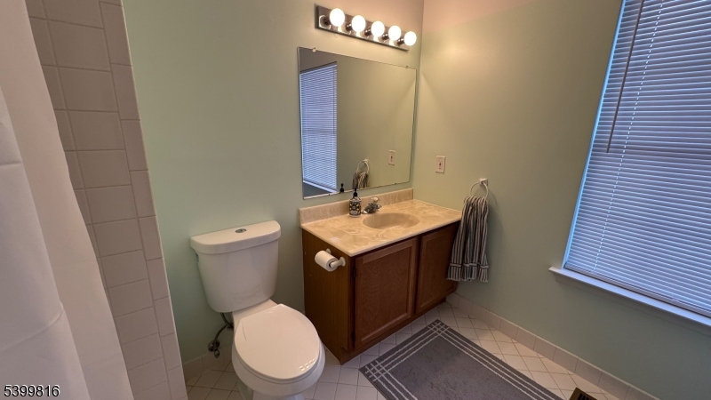 2nd bedroom Full bath