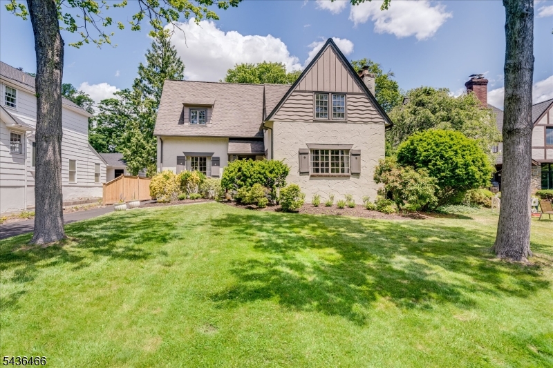 30 Glenwood Dr, Millburn Twp., NJ 07078 Listing Photo  0