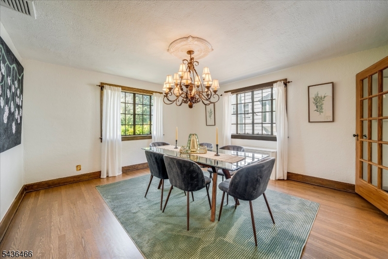 Dining Room 2 of 5