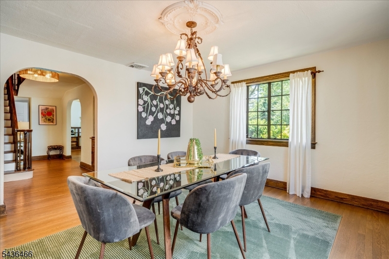 Dining Room 3 of 5