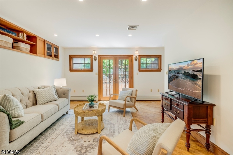 Family Room 1 of 3
