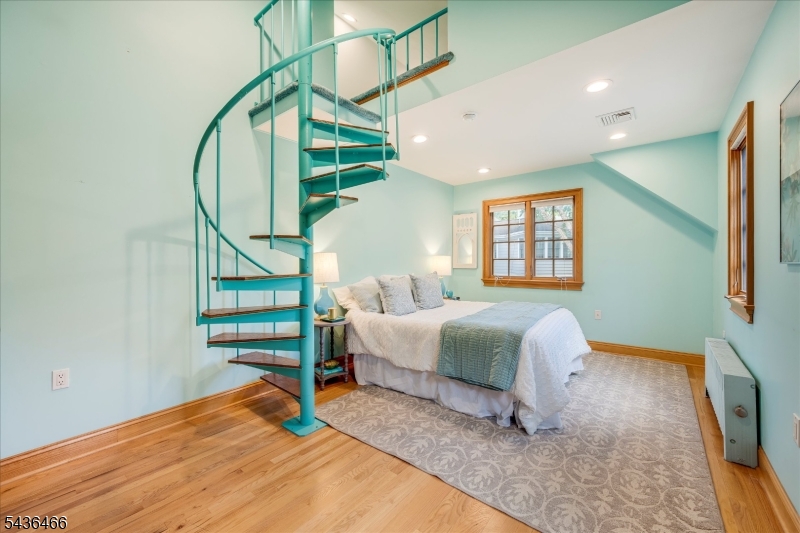 Bedroom with Loft